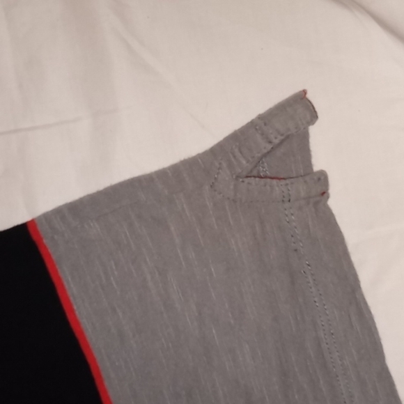 4/$15 Ocean Current Men's Tank Top XL Black Red White Grey Stripes EUC - Picture 4 of 5